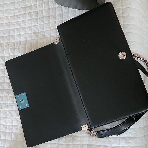 Chanel Le Boy Bag in medium. Like New! - Picture 9 of 12